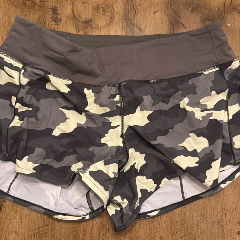 Lululemon camo high waist 4” speed up size 12